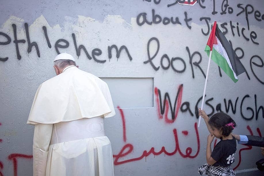 Paus Franciscus wijkt af van het programma