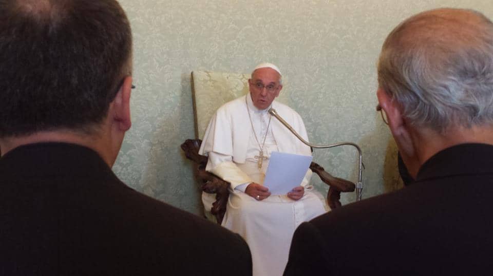 Paus Franciscus spreekt drie woorden tot de jezuïeten (2/3)