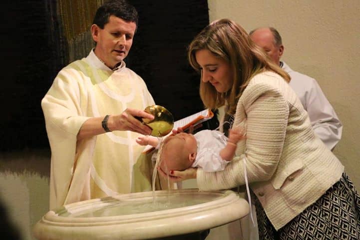 Hoe Paus Franciscus baby Marietje de weg wijst