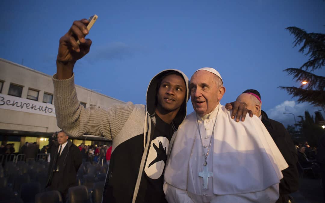 Paus Franciscus komt aan in Lesbos: rechtstreekse beelden