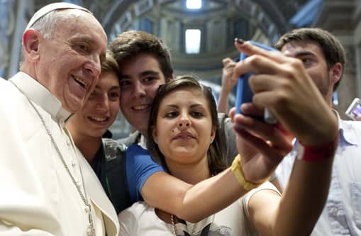 Paus Franciscus vraagt uw bijzonder gebed voor twee intenties
