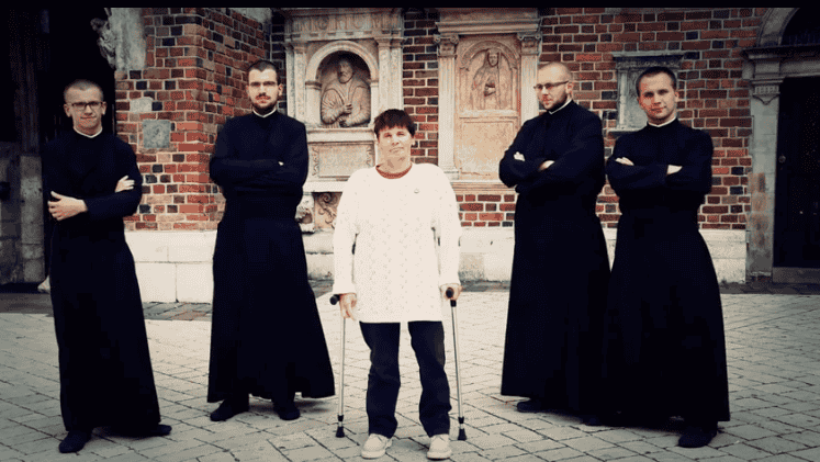 Jesuit Ice Bucket Challenge: op zijn Pools!