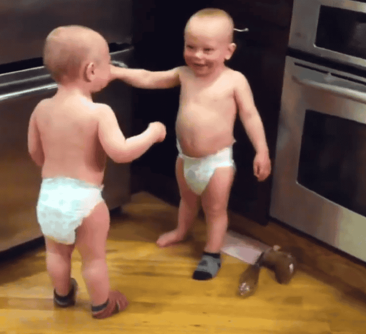 Leren van een baby-tweeling