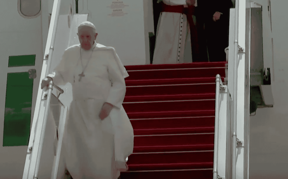 Eerste beelden aankomst paus Franciscus in Myanmar