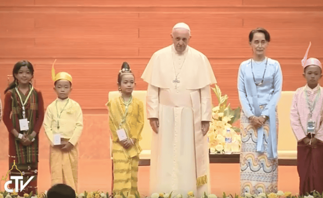 Video voordracht paus Franciscus voor burgerlijke autoriteiten Myanmar