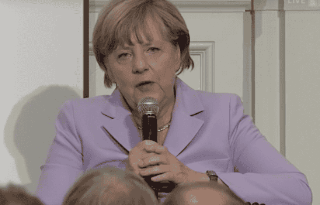 Merkel slaat nagels met koppen over «dreigende islamisering» van Europa