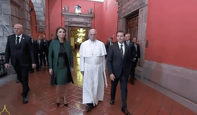 Welkomstceremonie voor Paus Franciscus in Mexico