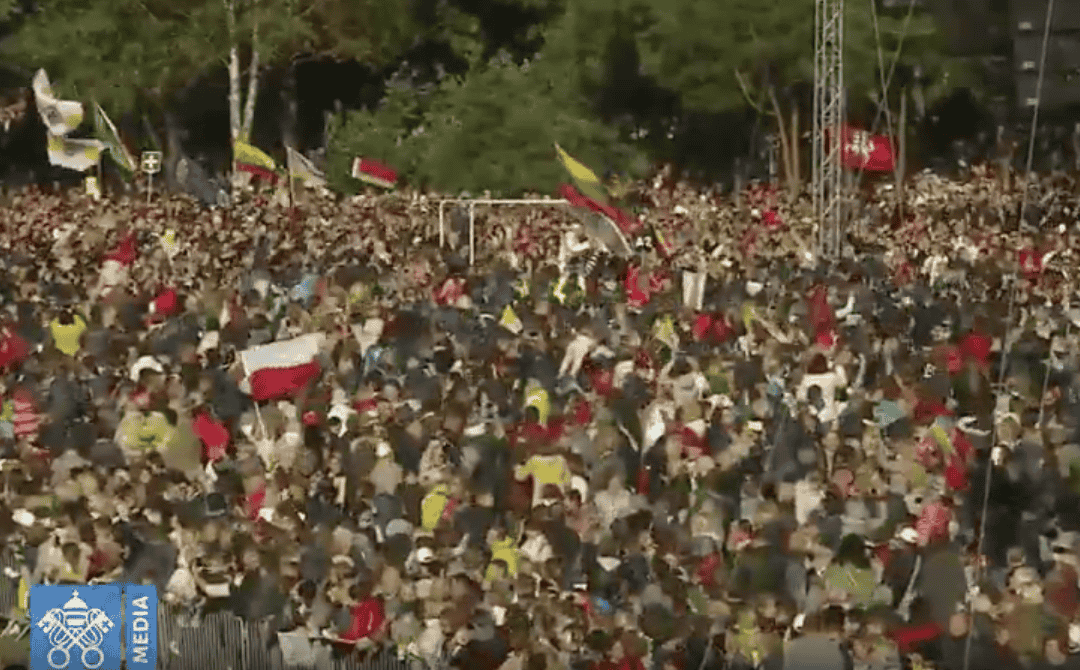Vier nú de eucharistie met paus Franciscus in Kaunas (Litouwen)