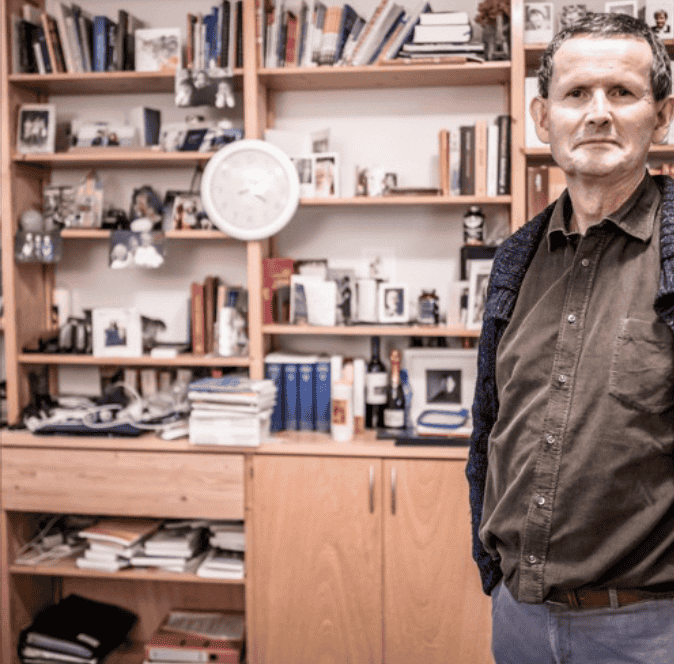 Waarom wordt een jonge advocaat jezuïet en is hij het na 34 jaar nog steeds?  Podcast-interview met Nikolaas Sintobin sj