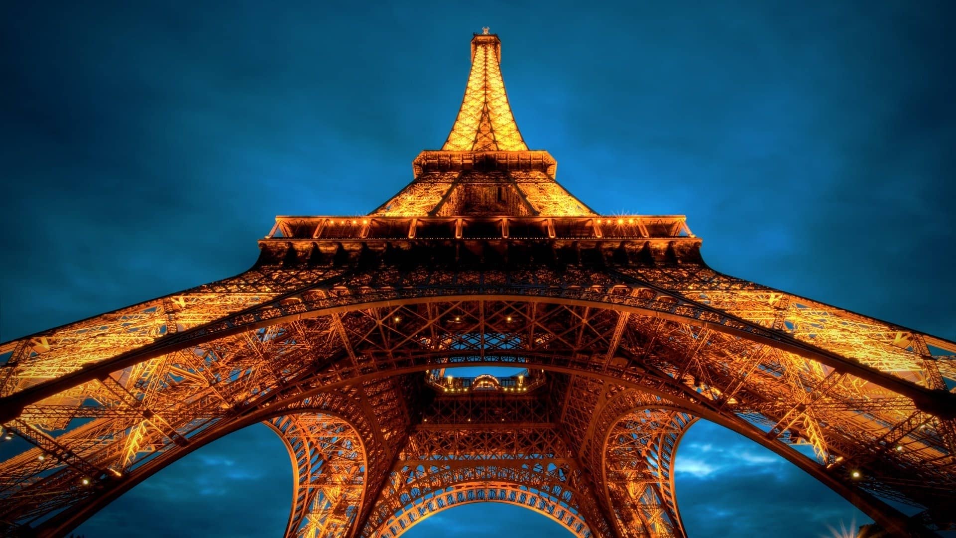 paris-eiffel-tower-lights-1
