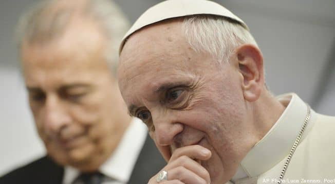 Paus Franciscus reikt de hand naar de ongelovigen