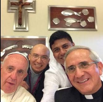 Paus Franciscus knoopt opnieuw aan met zijn jezuïetenverleden