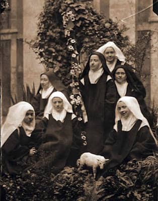 Over bellende werkmannen en pareltjes: omgaan met de zwakheden van je huisgenoten  – een citaat van Theresia van Lisieux